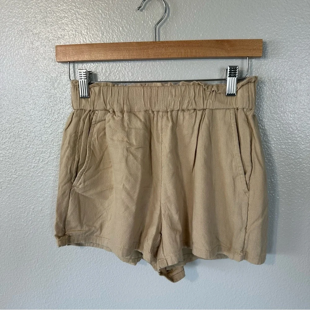 Hollister Linen Blend Paperbag High Rise Lined Shorts in Tan, Size XS - Picture 2 of 12